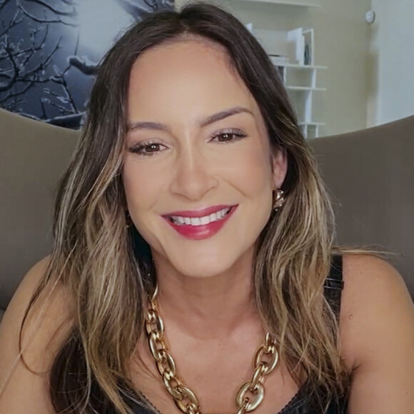 Claudia Leitte  se emociona ao fazer show pela primeira vez após nove meses