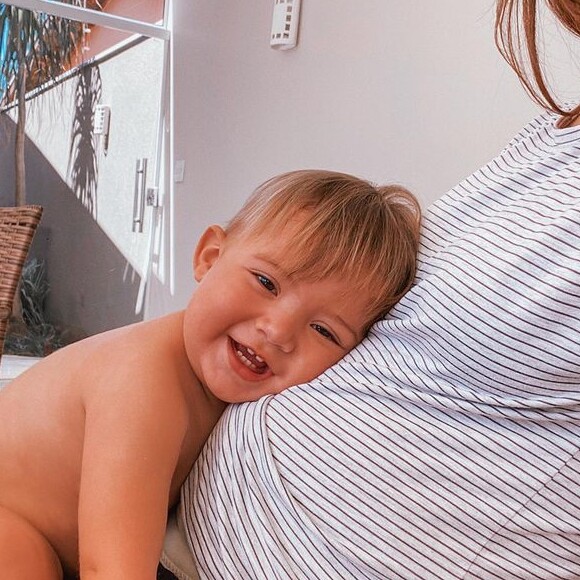 Gabi Brandt rende elogios aos cuidados da babá com o filho, Davi Márcio: 'Vou ficar com muita saudade, todos nós vamos porque somos muito apegados. Ela foi a melhor profissional que já conheci na vida. Ela é maravilhosa'