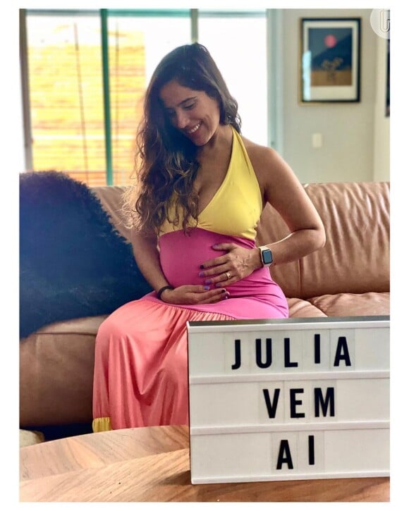 Camilla Camargo espera uma menina, que se chamará Julia