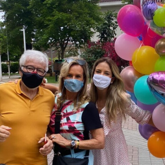 Ticiane Pinheiro se emociona com 'festa à distância' no aniversário da irmã. Vídeo!