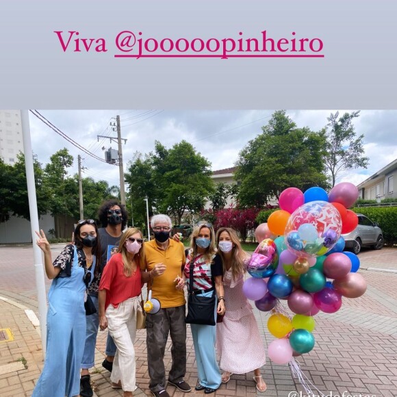 Ticiane Pinheiro postou fotos da  'festa à distância' no aniversário da irmã