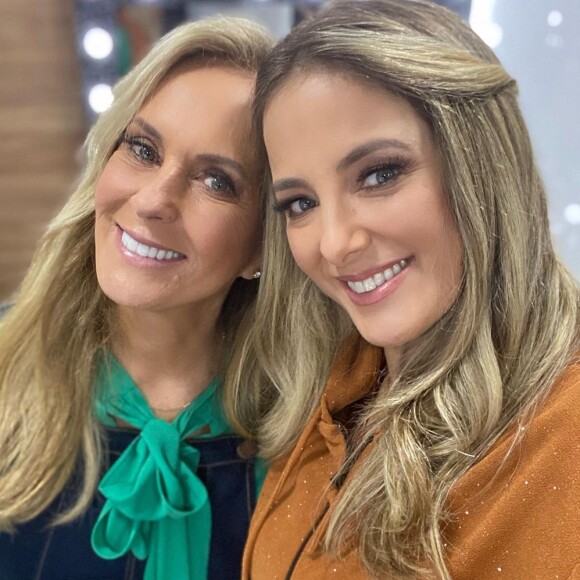 Ticiane Pinheiro foi acompanhada pela mãe, Helô Pinheiro, e mais familiares