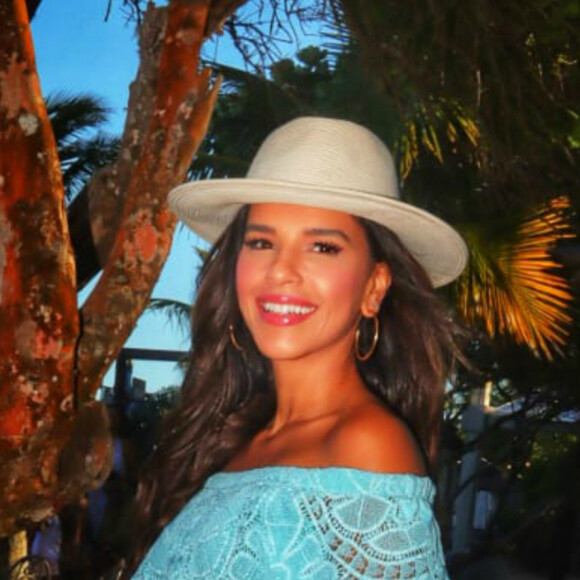 Mariana Rios posou de biquíni em viagem de férias por Trancoso: 'Linda'
