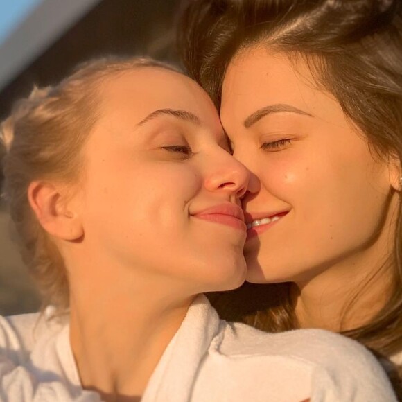 Vitória Strada assumiu namoro com Marcella Rica em dezembro de 2019