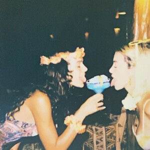 Bruna Marquezine comemorou o aniversário de 28 anos de Manu Gavassi em janeiro de 2021