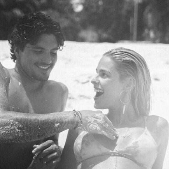 Yasmin Brunet e Gabriel Medina são namorados desde 2020