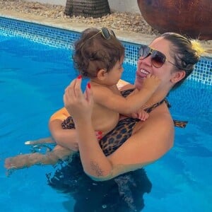 Marília Mendonça postou um vídeo em que o filho imita os sons de gato e leão 