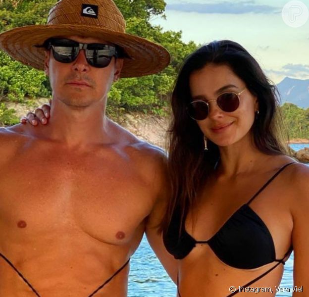 Rodrigo Faro e Vera Viel 'combinam' look praia com amarração: 'Nova moda'