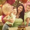 Andressa Suita exibe foto com os filhos em aniversário