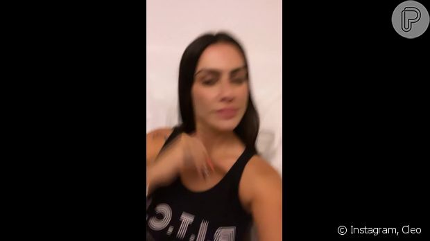 Cleo grava vídeo com áudio de paródia da mãe, Gloria
