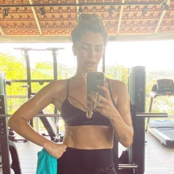 Grazi Massafera exibe corpo musculoso após treino em academia, em 31 de janeiro de 2021