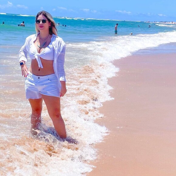 Marília Mendonça está mesmo empenhada em eliminar os quilos extras