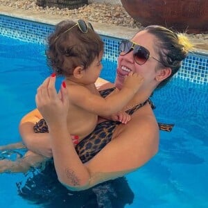 Marília Mendonça celebra crescimento do filho, Léo