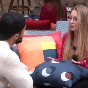 'BBB 21': Carla Diaz alerta o affair, Arthur, sobre o jogo