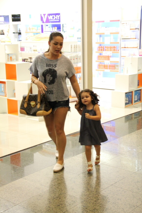 Maysa e Tânia Mara são flagradas em shopping do Rio de Janeiro, em 5 de março de 2013