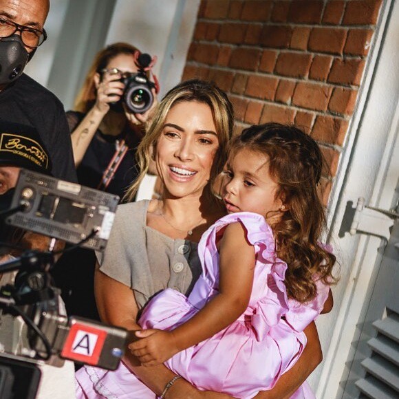 Filha de Patricia Abravanel, Jane, 3 anos, recebeu elogios em foto com a mãe: 'Lindas'