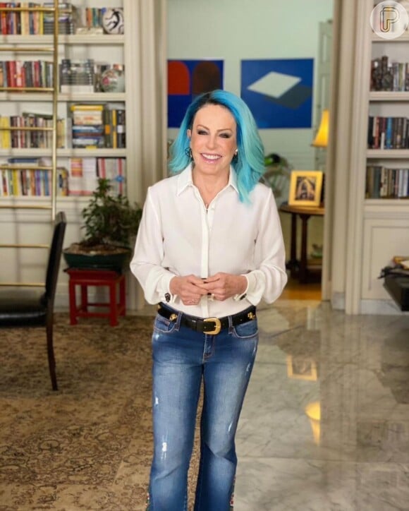 Ana Maria Braga já apareceu com cabelo azul no programa 'Mais Você'