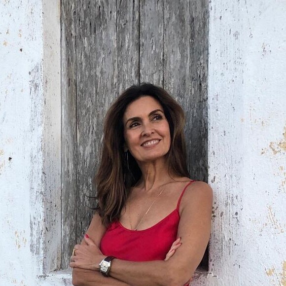 Fátima Bernardes curtiu a Praia dos Carneiros, em Pernmabuco, durante viagem