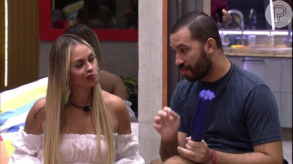 'BBB 21': Gilberto chora após eliminação de Lumena e reação agita web. 'Quem aguenta?'