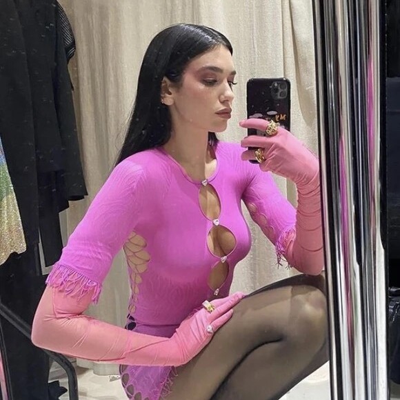 Dua Lipa, Kylie Jenner e mais famosas possuem o modelo Miranda da marca Poster Girl