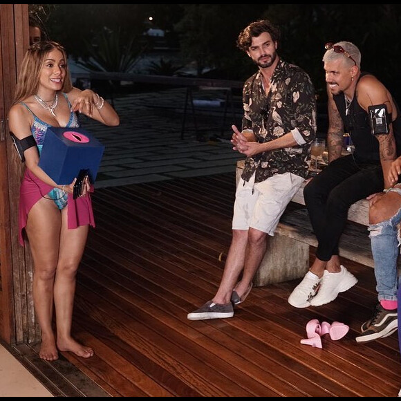 Anitta e Lipe Ribeiro ficaram juntos durante o reality show 'Ilhados com Beats'