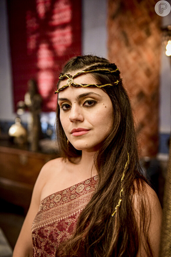 Na novela 'Gênesis', Shakia (Jéssika Alves) tentará conquistar Ibbi-Sim (Felipe Roque)