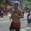 Ronaldo se exercita na orla da zona sul do Rio