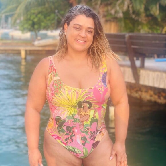 Preta Gil, aos 46 anos, está satisfeita com seu próprio corpo