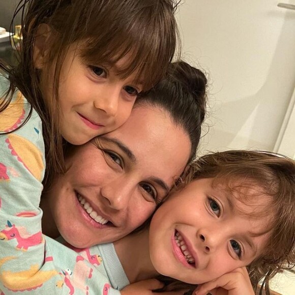 Kyra Gracie é mãe de Ayra, de 6 anos, Kyara, de 4