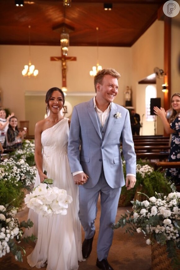 Gabi Luthai e Teo Teló estão casados há um ano