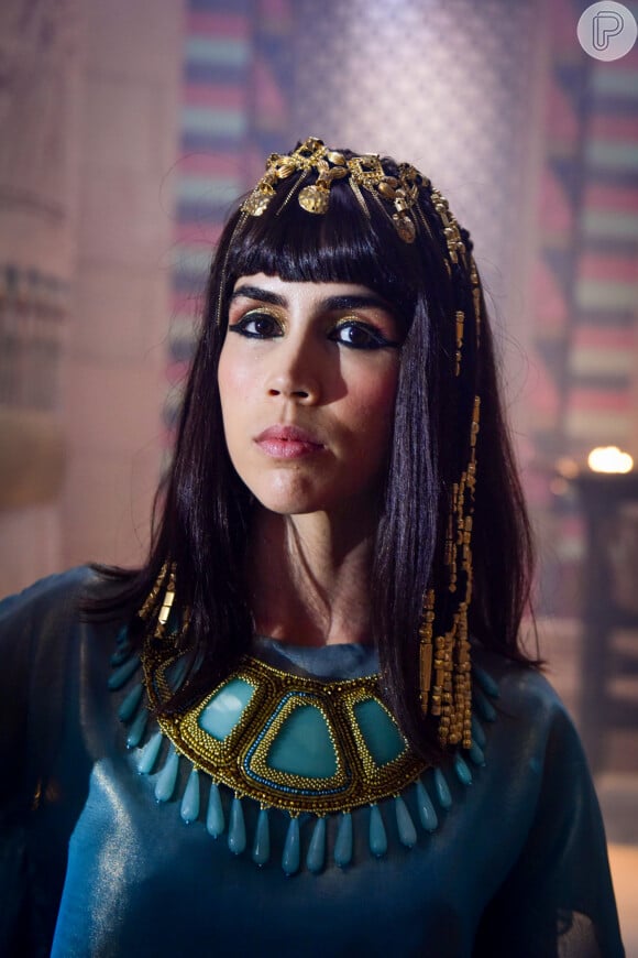 Novela 'Gênesis': Khen (Pérola Faria) também é atingida pela praga antes do casamento do faraó (André Ramiro) e Sarai (Adriana Garambone)