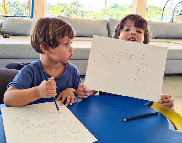 Andressa Suita contou que Gabriel, de 3 anos, já começou a aprender a escrever