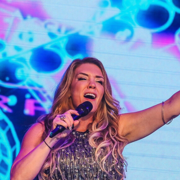 Aysha Benelli é filha da cantora Simony e do rapper Afro-X