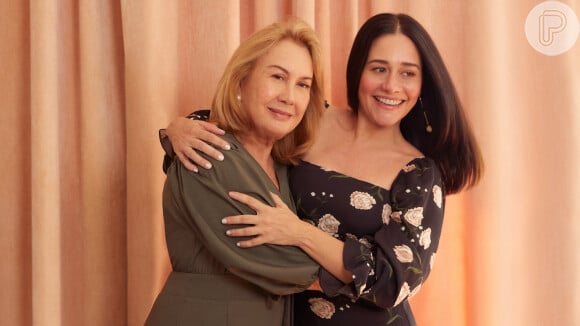 Alessandra Negrini e mãe surpreendem por beleza em primeira campanha juntas: 'Genética é tudo'