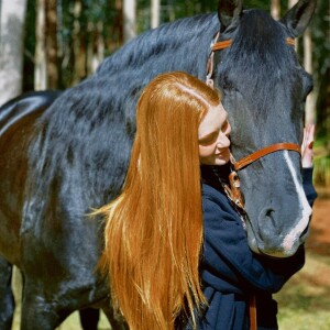 'Estar na natureza e perto dos animais é o que faz eu me reconectar comigo mesma. É o que me ajuda a manter o equilíbrio emocional!', contou Marina Ruy Barbosa