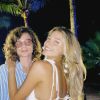 Sasha Meneghel e o marido, João Figueiredo, apareceram abraçados em post
