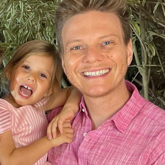 Michel Teló mostra reação da filha quando crianças o escolhem no 'The Voice Kids'. Veja!