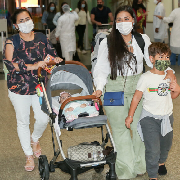 Simone desembarcou em São Paulo com os filhos e o marido