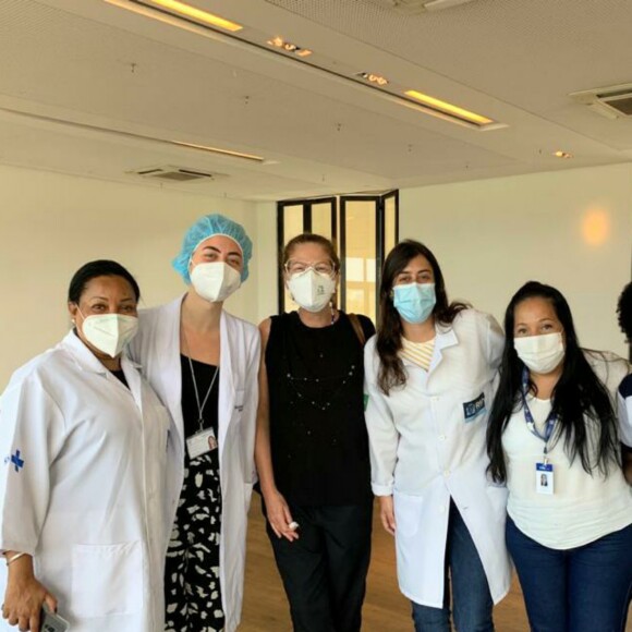 Patrícia Pillar também tomou a vacina da Covid