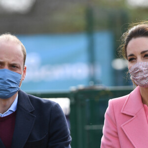 Kate Middleton está tentando unir a família novamente e lidar com 'estresse e tristeza' de Príncipe William