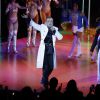 Xuxa subiu ao palco ao lado das paquitas