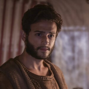 Cale (Bruno Ahmed) é o melhor amigo de Isaque (Guilherme Dellorto) na novela 'Gênesis'