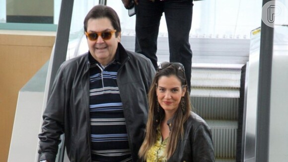 Fausto Silva surge sorridente no aniversário da mulher em 1ª foto após deixar Globo. Veja!