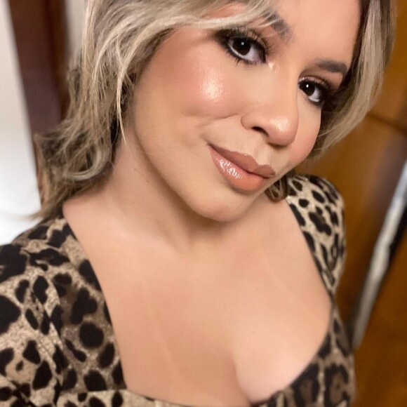 Marília Mendonça aparece em treino ao lado de mãe e amigo cantor sertanejo em clima descontraído. 'Quem são vocês na vida? Os que trabalham duro ou ficam batendo papo?'
