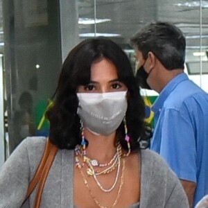 Após terminar namoro com Enzo Celulari, Bruna Marquezine comemorou o aniversário de Priscilla Alcântara, sua amiga