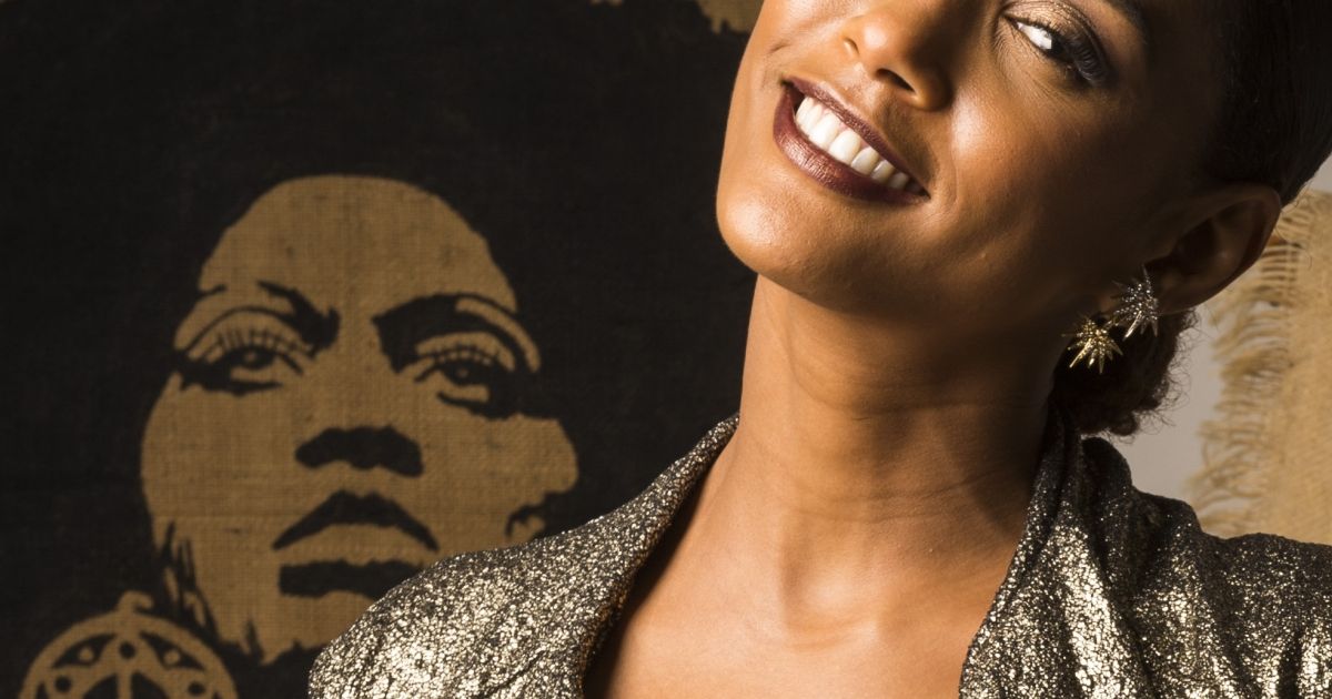 Taís Araújo tem 42 anos e foi a primeira protagonista negra da teledramaturgia brasileira Taís Araújo tem 42 anos e foi a primeira protagonista negra da teledramaturgia brasileira