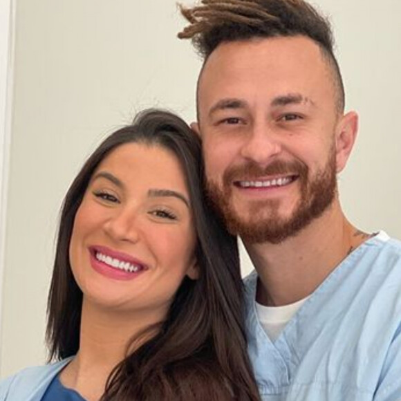 Boca Rosa aparece dormindo com Cris em story de Fred