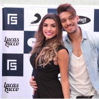 Lucas Lucco mostra intimidade com a família de Ana Paula Guedes em camarim