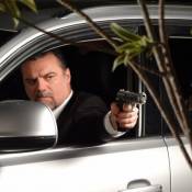 'Salve Jorge': Russo (Adriano Garib) atira em Helô (Giovanna Antonelli)