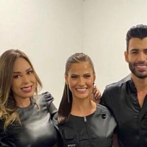 Andressa Suita e Gusttavo Lima posaram juntos nos bastidores de live do cantor